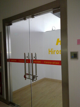 上海玻璃门门夹维修更换玻璃地弹簧