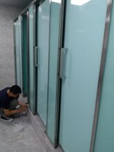 漳州酒店商场卫生间玻璃隔断工厂直销图片