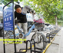 桂丰自行车停车架与环境相得益彰图片