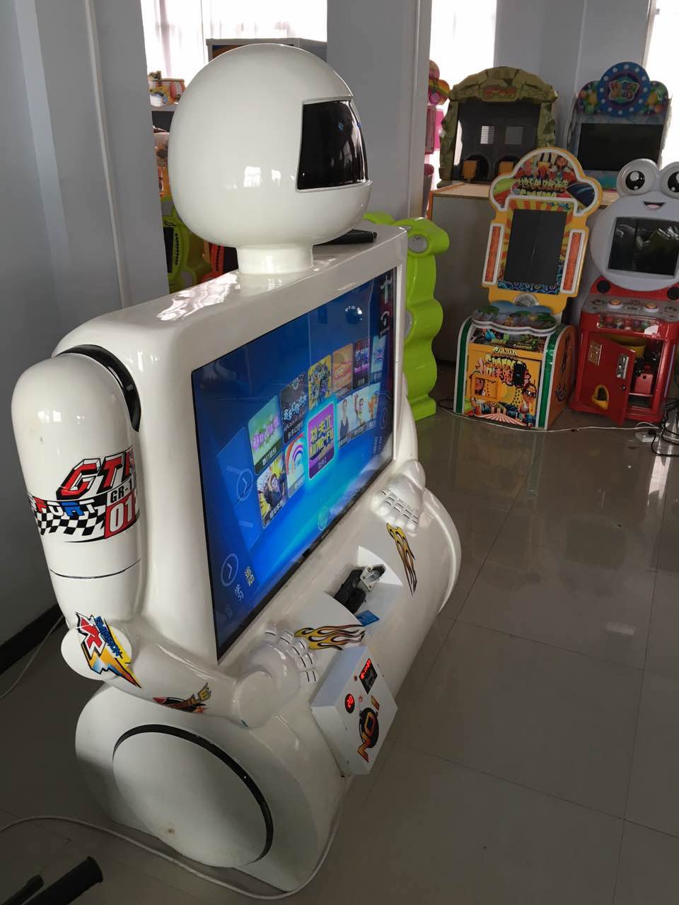 【2016厂家全新3D体感机器人体感游戏机游乐