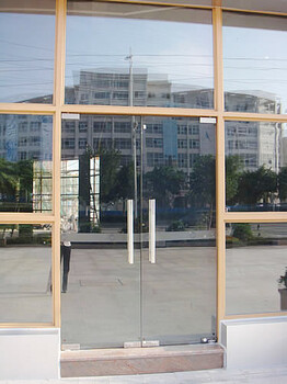 上海嘉定区各种钢化玻璃门制作快速上门维修安装