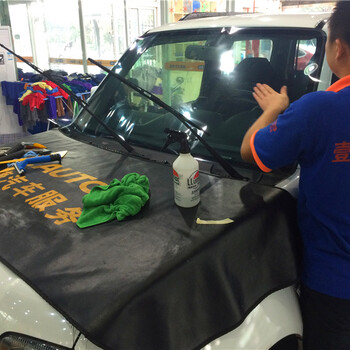 杭州欧帕斯汽车玻璃贴膜，铃木吉姆尼汽车隔热膜防爆膜施工