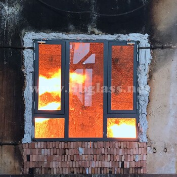 供应青岛钢质耐火窗，青岛钢质隔热防火窗，青岛非隔热防火窗