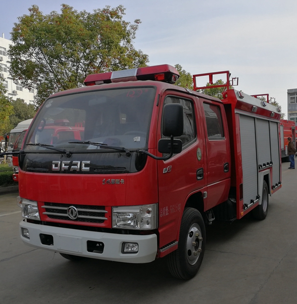 国五东风2吨水罐消防车多少钱一辆