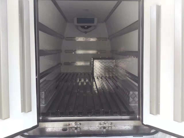 新疆福田Ｇ7面包单排双排小型冷藏车/哪个厂家质量好
