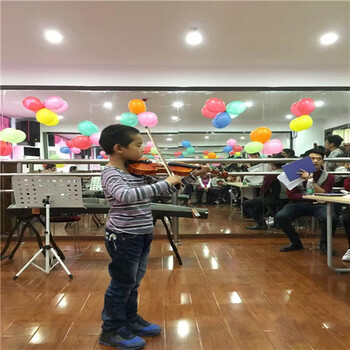 大冲免费体验小提琴培训，学小提琴会让脖子变歪吗？