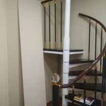 沈陽鋼木樓梯圖片