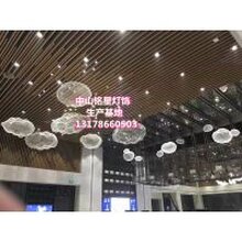 铭星简易轻盈铁艺云朵造型灯素雅大气售楼部云朵吊灯图片