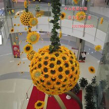 广州商场中庭装饰节日元素灯光布置圣诞节主题灯光设计中庭高空吊挂灯光美陈图片