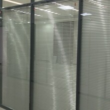 濟南鋁合金玻璃隔斷專業生產廠家——聚美玻璃隔斷圖片