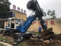 180轮式旋挖钻机客户学习操作中图片5