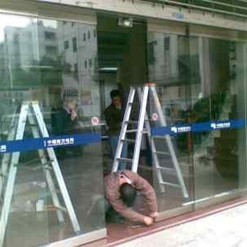 上海自动门维修感应门传感器灯不亮维修玻璃门安装中间锁