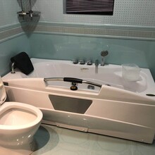 雅立浴缸维修上海浦东维修雅立浴缸漏水图片