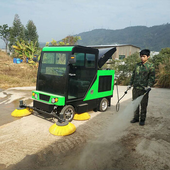 湖北电动扫地车厂家吸尘洒水消毒扫地一体车驾驶式扫地机厂家