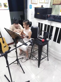 上海之则音乐学吉他学尤克里里培训嘉定徐汇