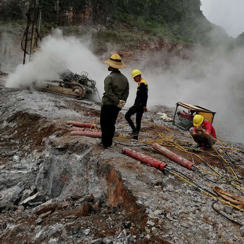 地基开挖赶工期石头太硬岩石劈裂机