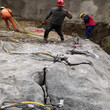 石场开采成本低的破采石头方法贵州黔西图片