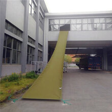 蓬布厂直销高强丝帆布滑布_吉林高楼货物传送_货车装货篷布筒定制图片