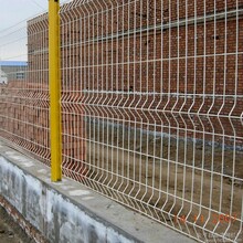 心形柱护栏网、桃心柱护栏网、心形立柱护栏网