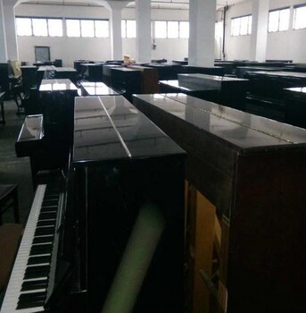 郑州市中心回收钢琴电钢琴上门会收自带搬运