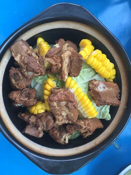 猪肚鸡是广州、深圳、温州等地的一道绝味的餐饮项目