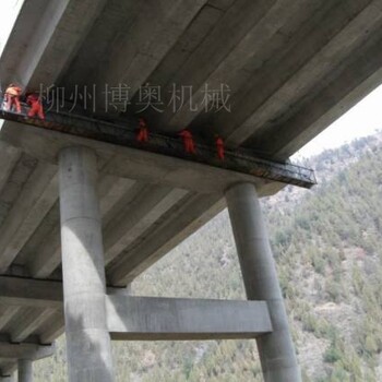 橋梁防撞護(hù)欄施工掛籃