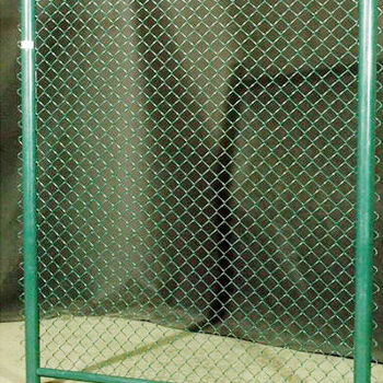 市政建設(shè)中的公草園草坪、動(dòng)物園、池湖、道路、及住宅區(qū)的隔離與防護(hù)。