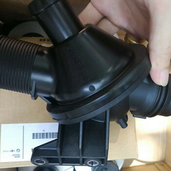 宝马N20节温器汽油泵机油泵曲轴方向机水泵节气门