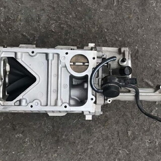 路虎捷豹5.0机械涡轮增压尾门锁块散热器水箱图片1