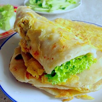 在朝陽學(xué)早餐雞蛋灌餅制作方法