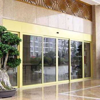 筆架山哪位認(rèn)識(shí)定做鋼化玻璃的師傅，辦公室玻璃隔斷