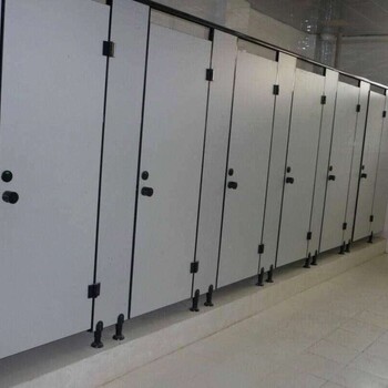 揭西县创域供应表面木纹色厕所洗手间隔墙板卫生间成品抗倍特隔断