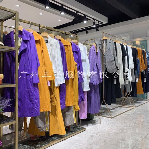 有哪些服装品牌折扣店加盟_品牌服装折扣专卖店加盟费多少