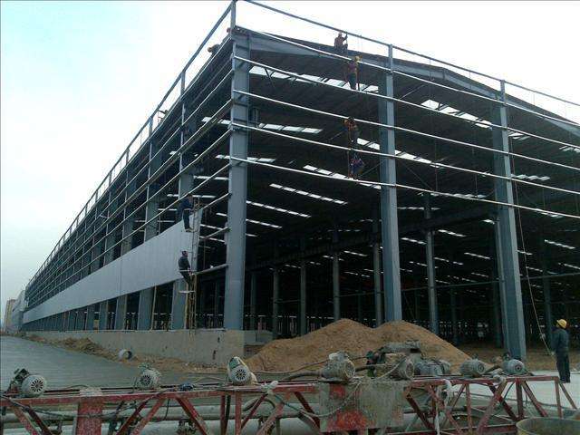岩棉复合板5万平方米,彩钢压型板30万平方米,加工钢 结构2500吨