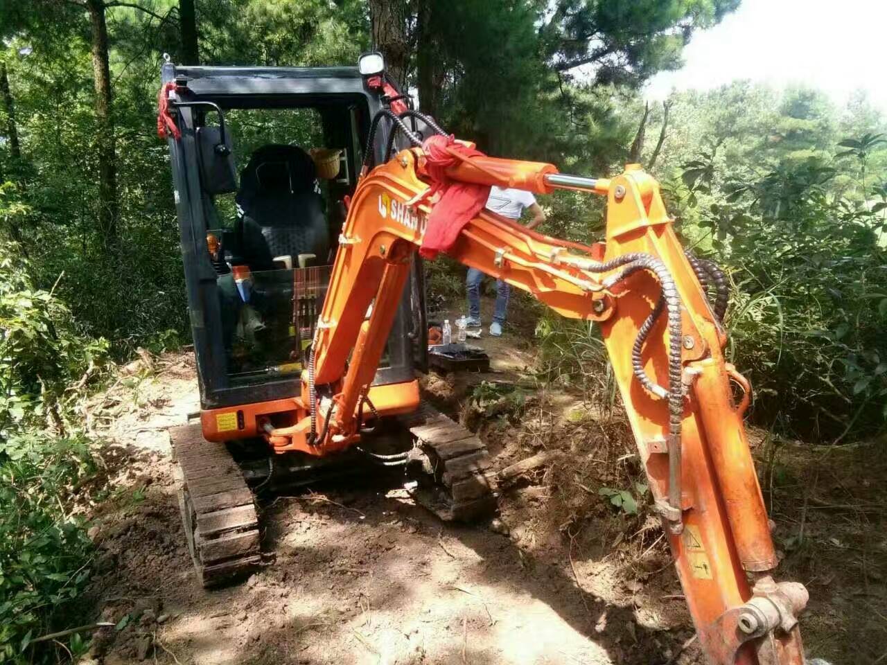 小型挖掘機有什麼用途多功能的微型挖掘機挖土機