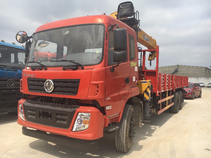 錢3噸5噸8噸16噸隨車吊吊車廠家報價 我公司主要生產有:東風隨車吊