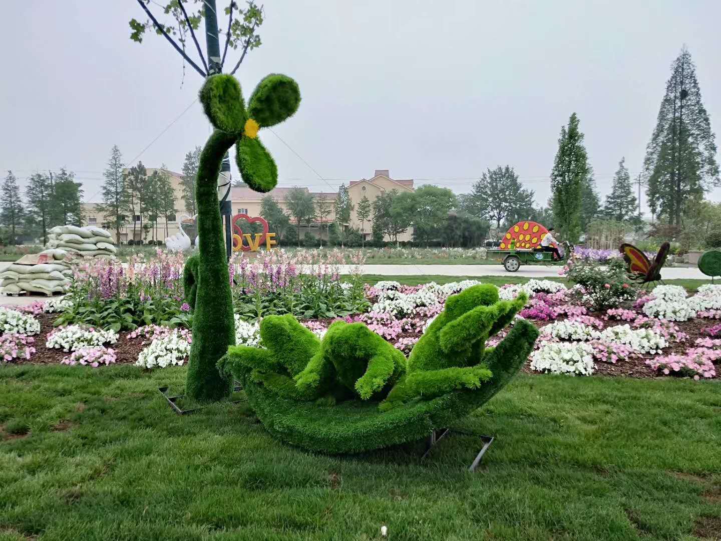 真植物植物雕塑造型厂家定制四川仿真绿雕造型厂家批发价出售