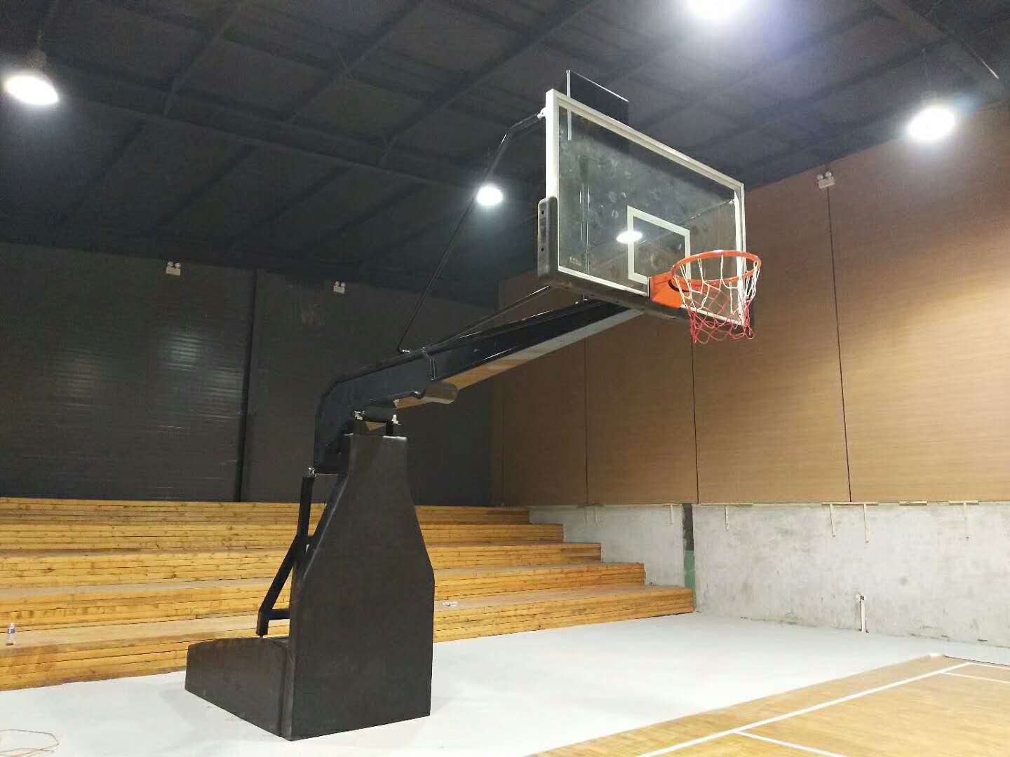 淘宝城购物中心篮球架图片