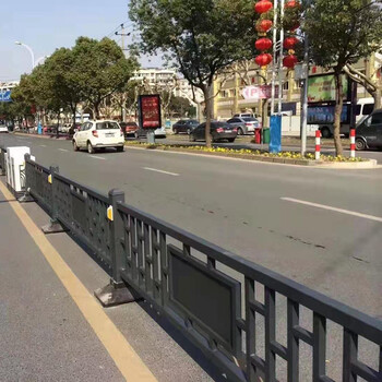 湖南市政护栏，道路护栏，铁艺隔离栏杆厂家供应