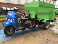 自动控速撒料车tmr柴油动力撒料车饲草混合投料机图片4