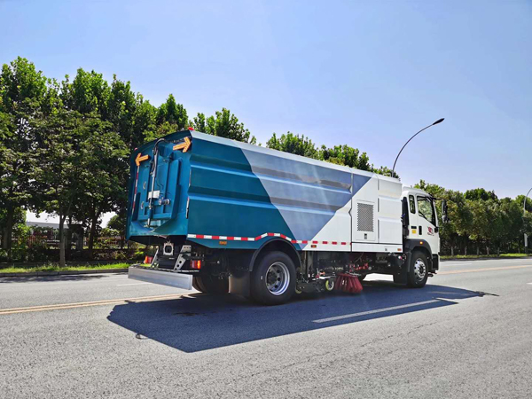 新款道路清扫车、扫地车小区物业使用清扫垃圾树叶配置价格
