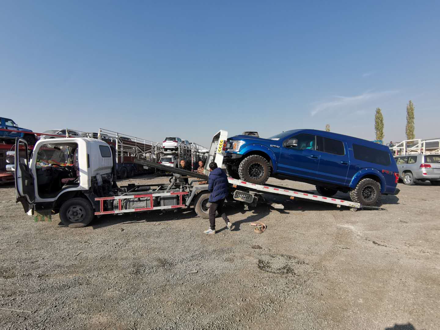 伊犁哈萨克到随州托运汽车(轿车托运)本地物流