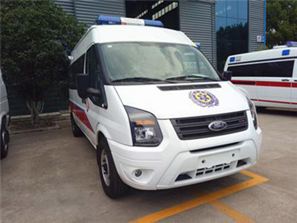 东莞救护车费用-长途转运病人-24小时服务热线