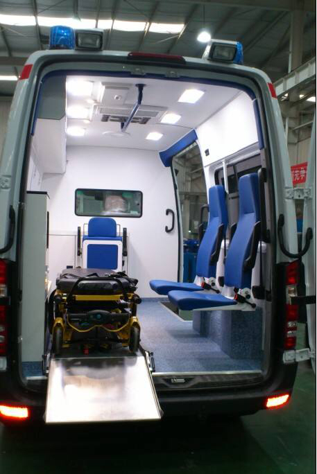 吉林长途出院救护车-长途救护车出租转运-全国救护中心