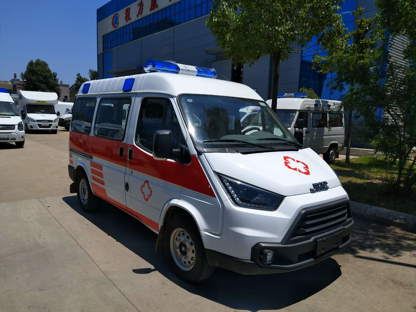 伊利异地救护车转运病人-长途救护车护送病人-紧急护送